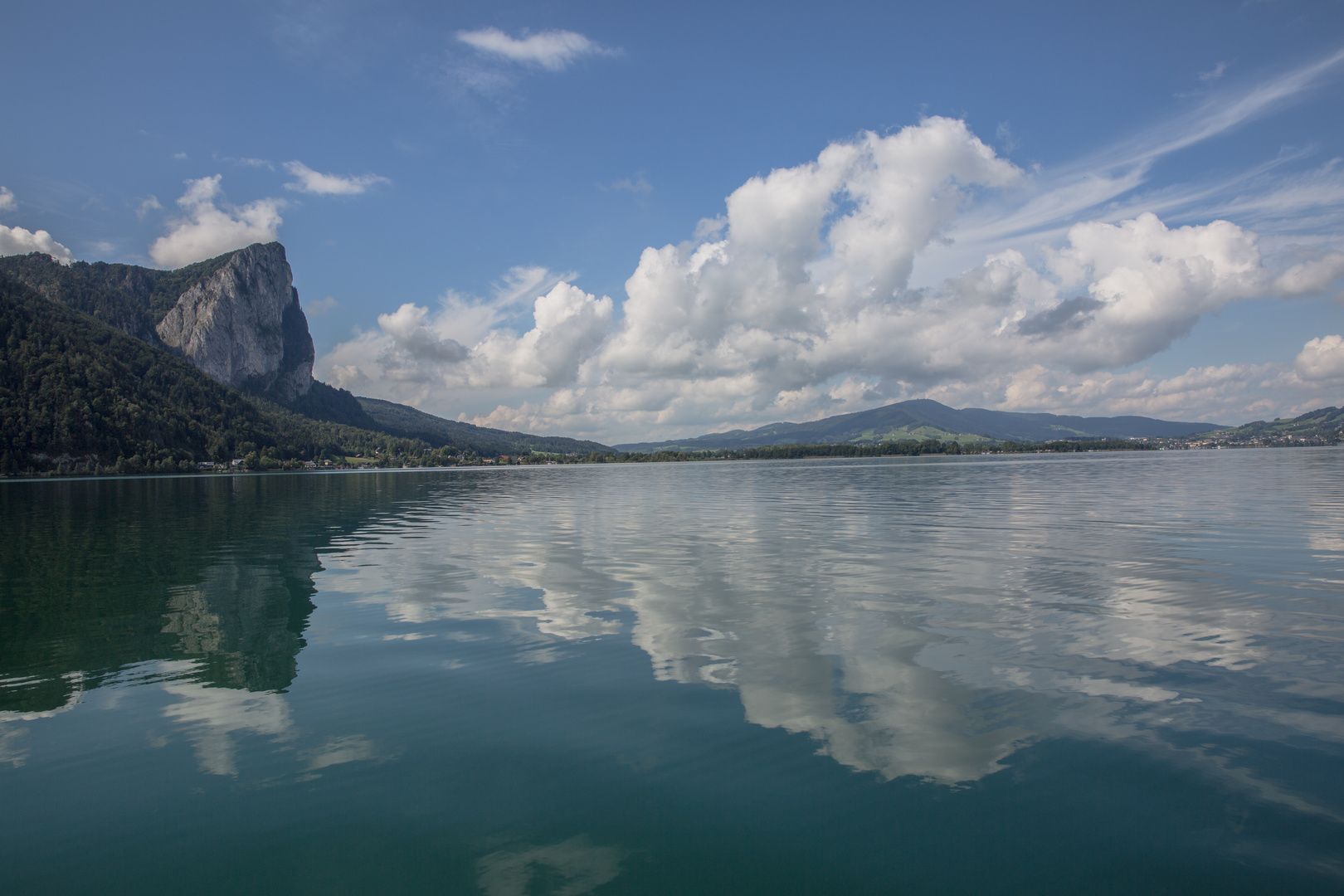 Wolken über dem Mondsee