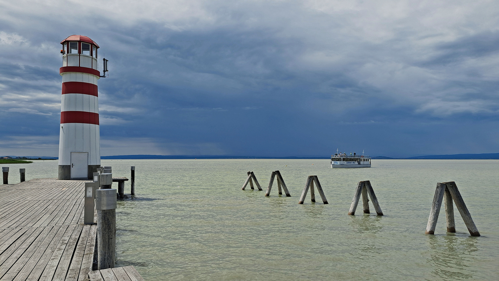 Wolken über dem Neusiedler See