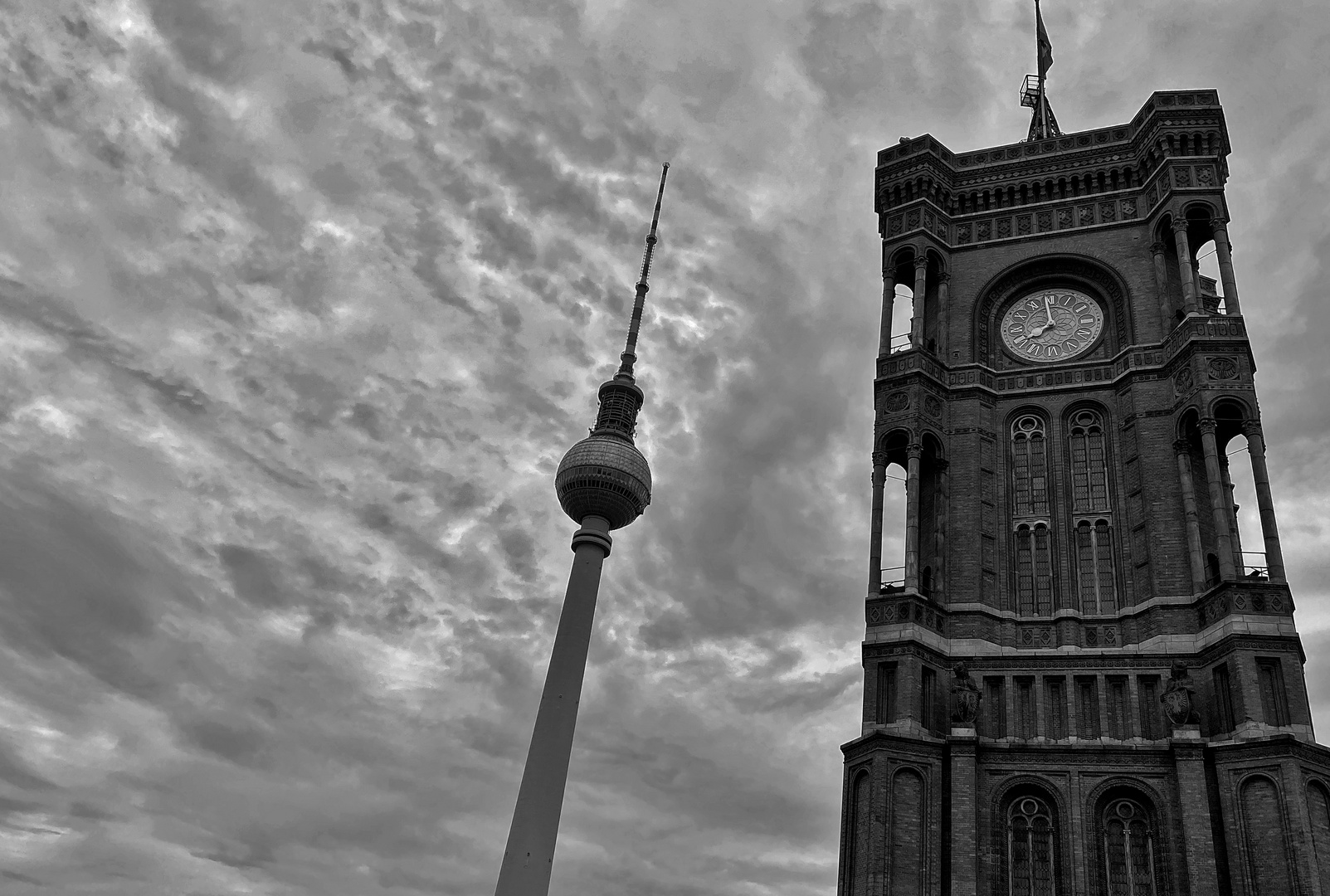 Wolken über dem Roten Rathaus… 