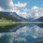 Wolken über dem See