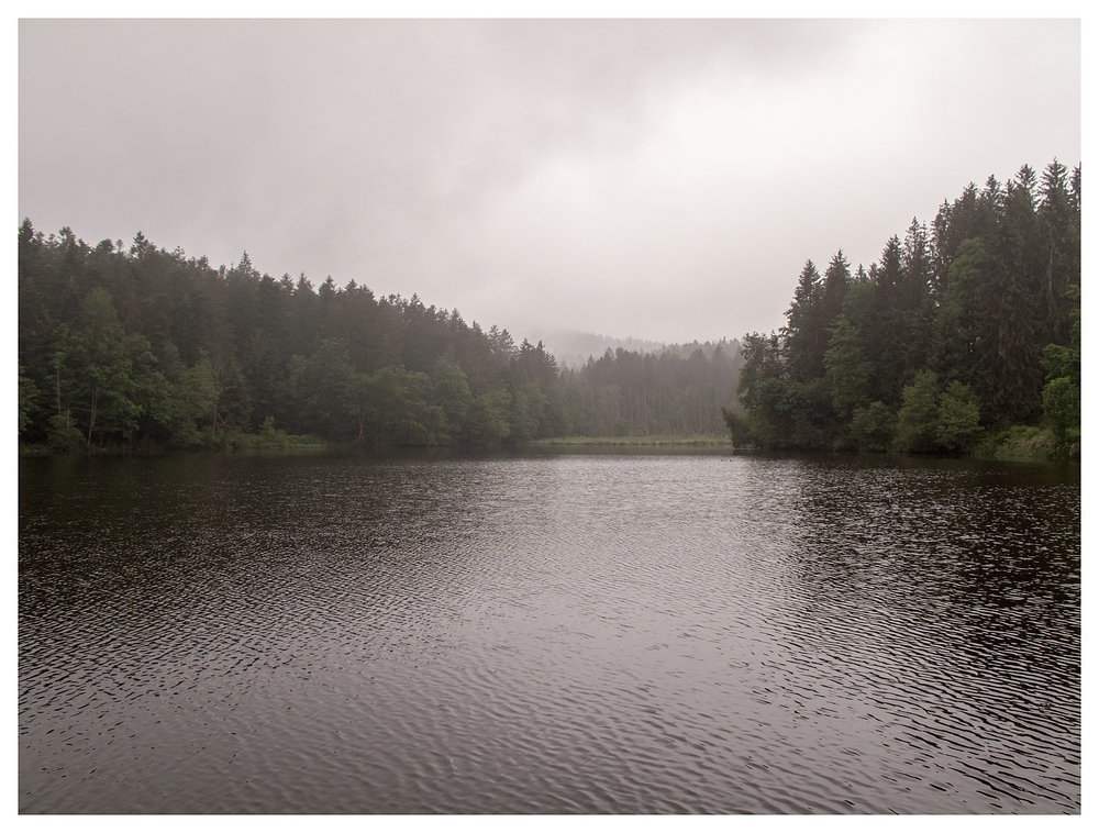 Wolken über dem See