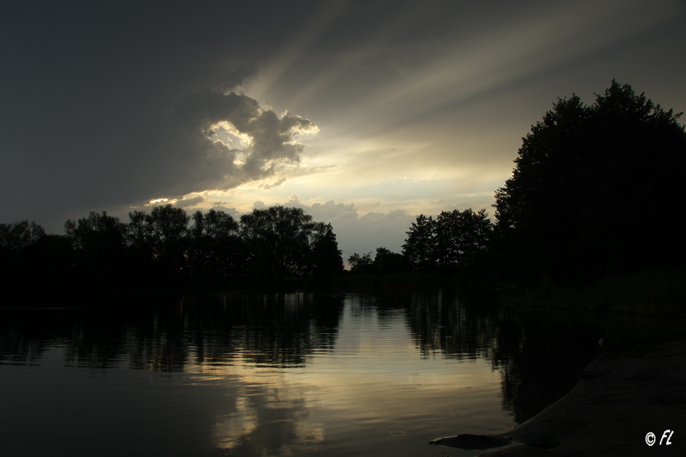 Wolken über dem See