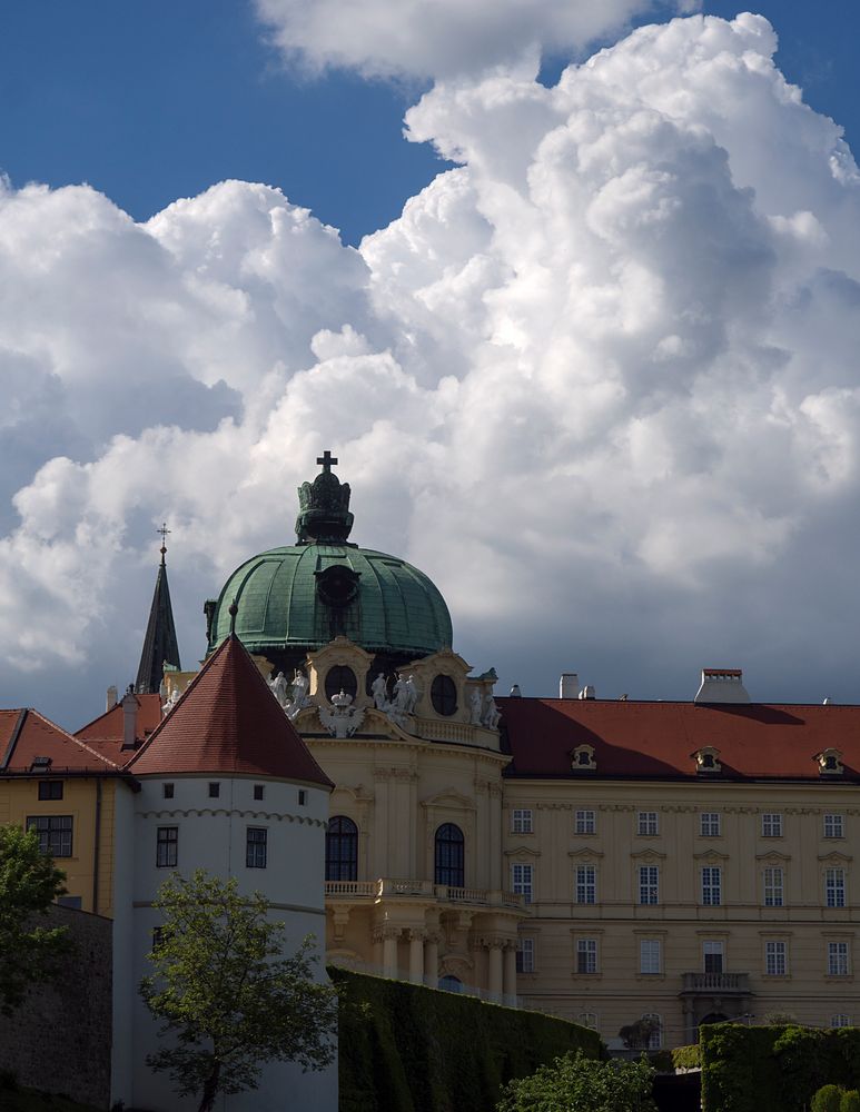 wolken über dem stift