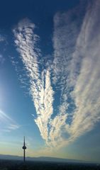 Wolken über dem Turm