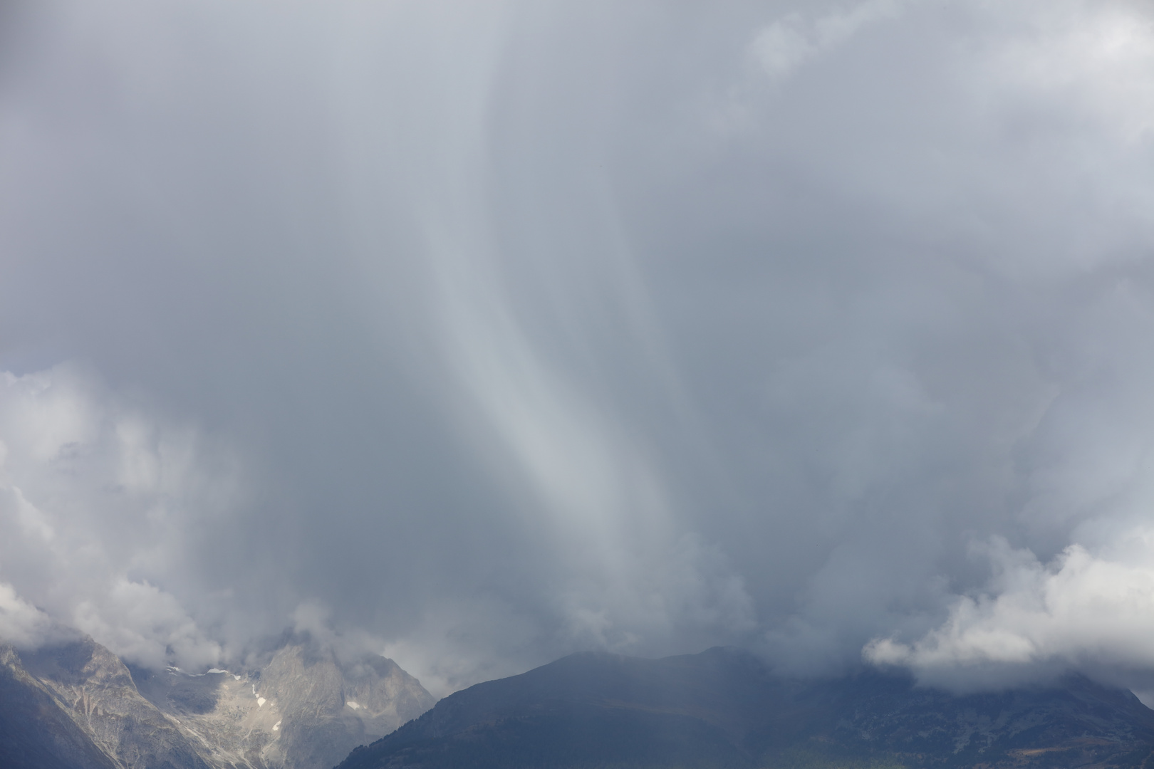 Wolken über dem Wallis