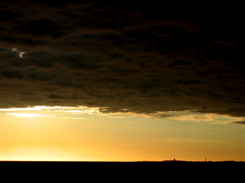 Wolken über dem Watt verdecken die Sonne