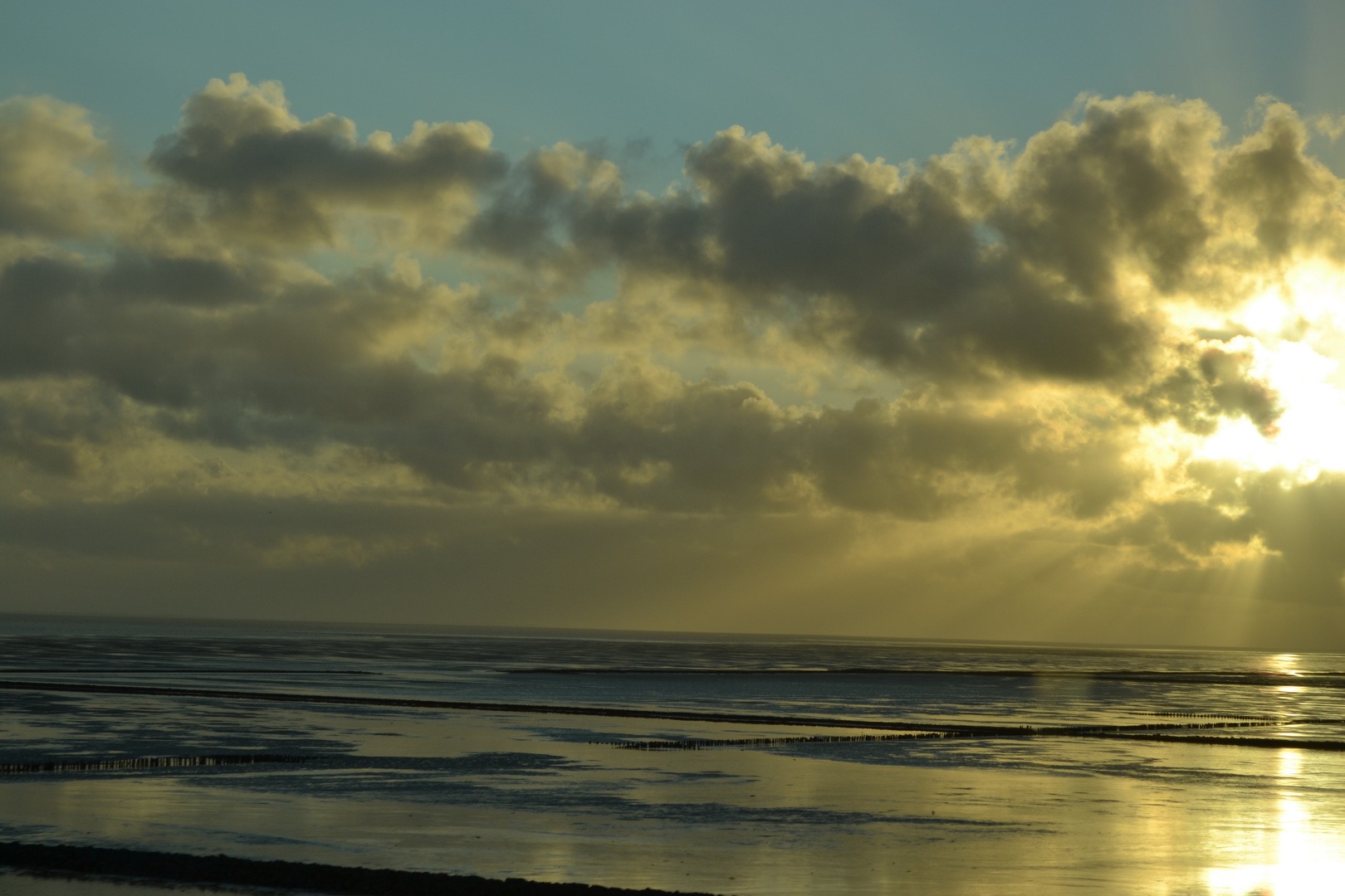 Wolken über dem Wattenmeer