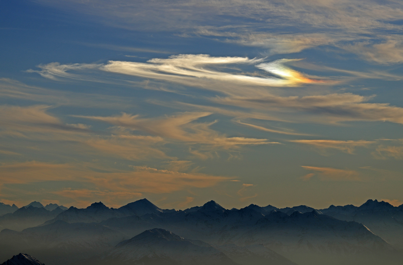 Wolken über den Bergen