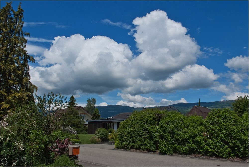 Wolken über den Dächern