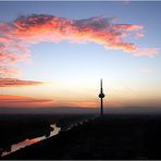 Wolken über den Fernmeldeturm