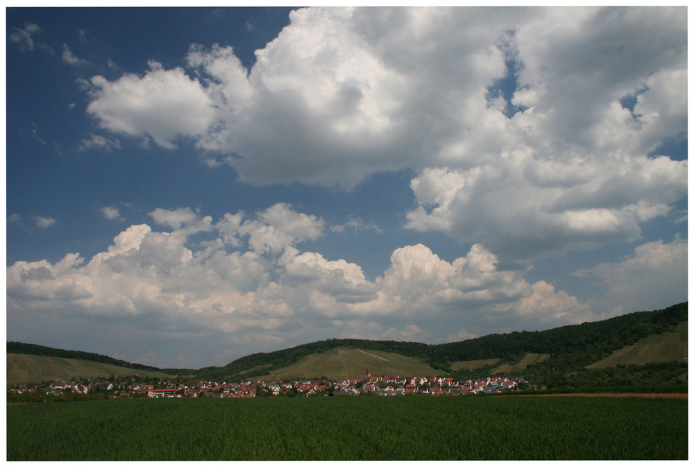 Wolken über den Heimatbergen