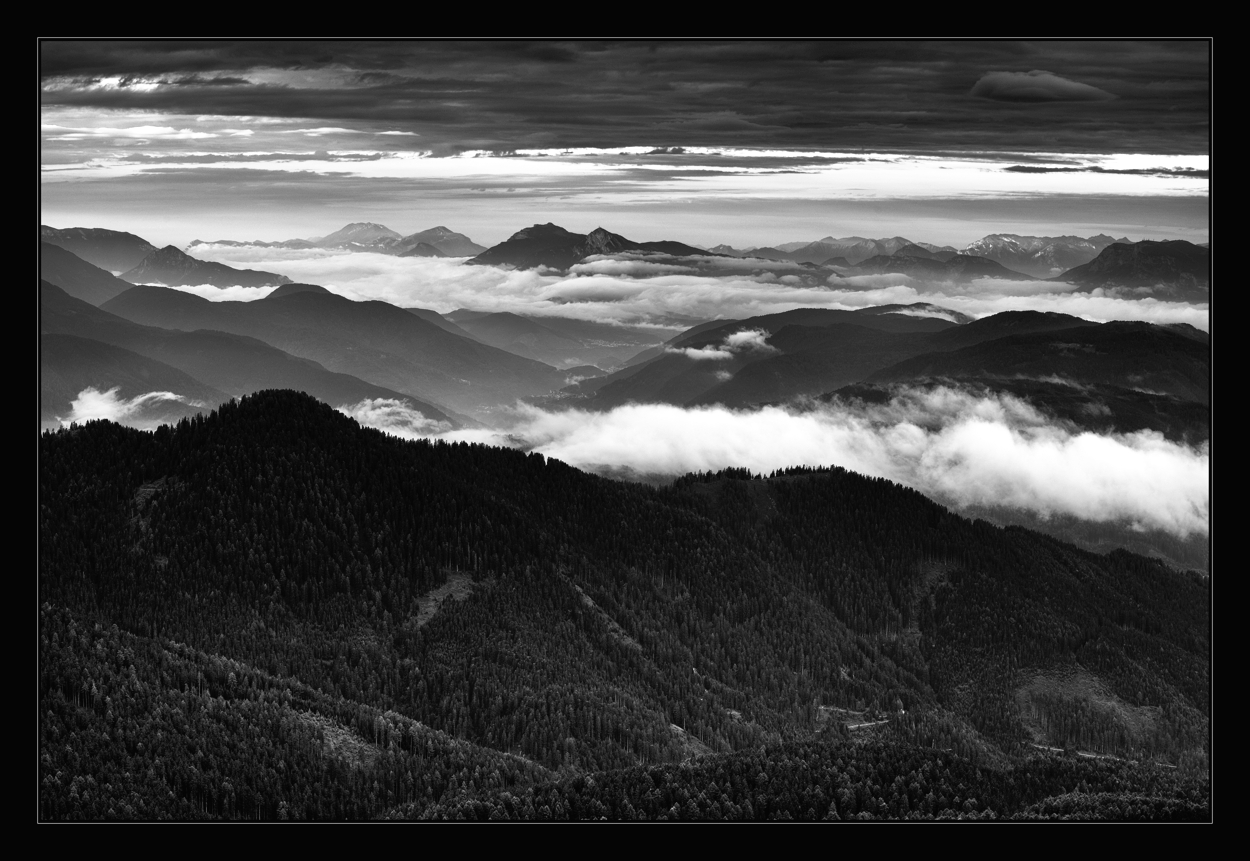 Wolken über den Tälern