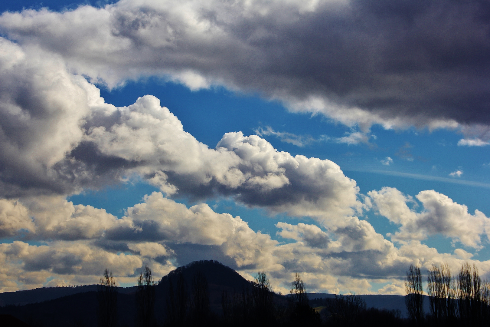 Wolken über der Achalm