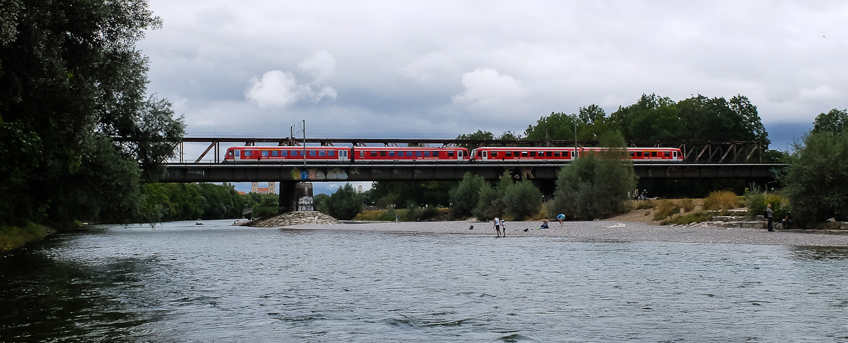 Wolken über der Braunauer Brücke