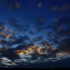 Wolken über der Heidelandschaft Kesselweiher; Hilden; NRW. Frühmorgens um 06.00