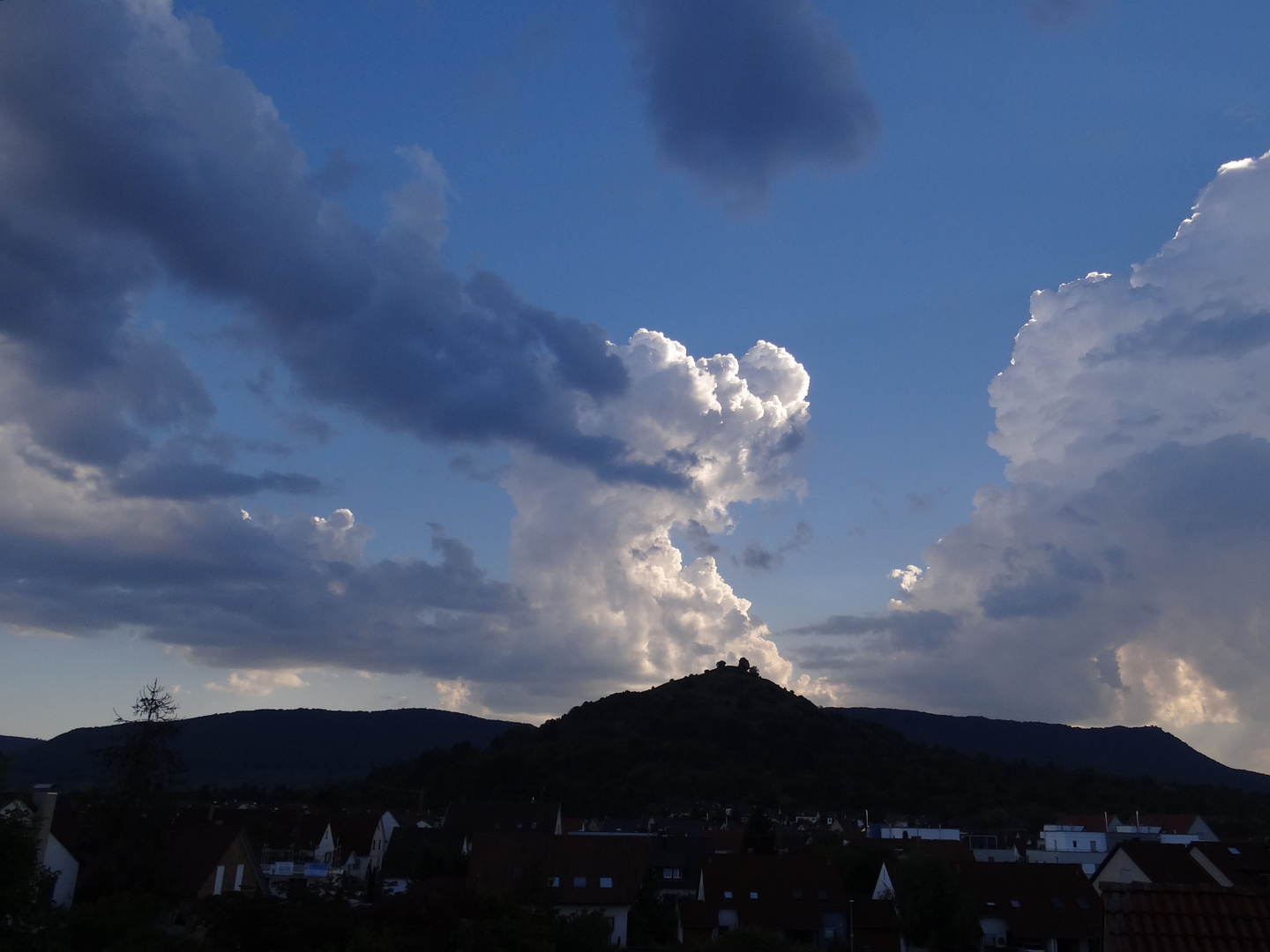 Wolken über der Limburg