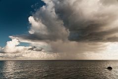 Wolken über der See