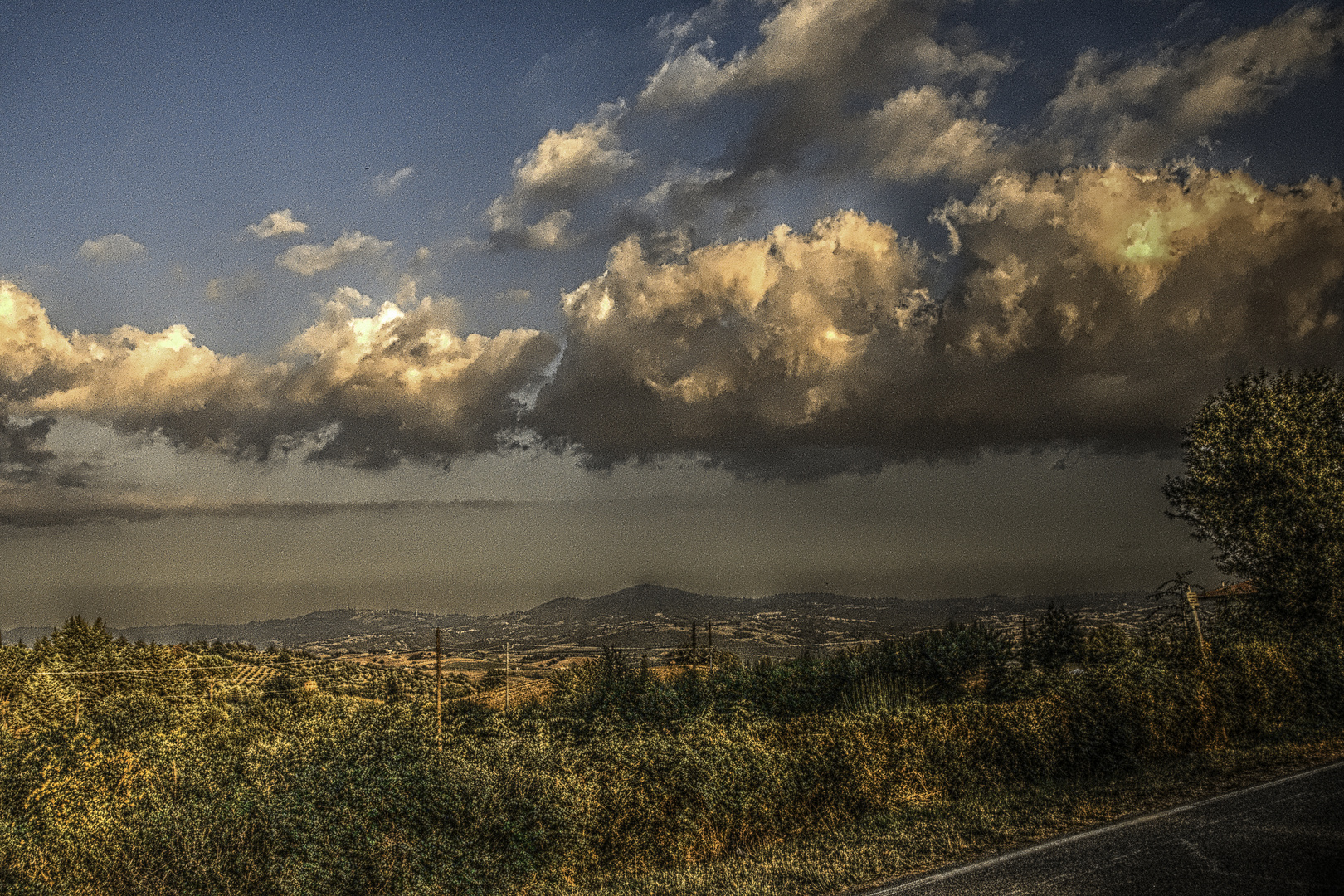 Wolken über der Toscana