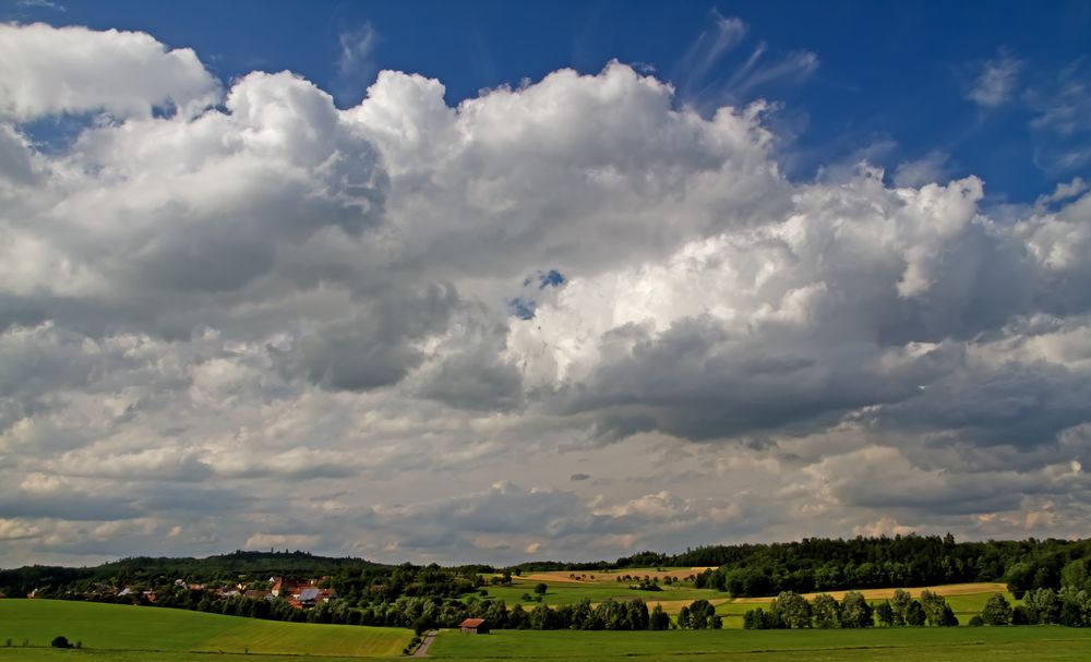 Wolken über Frankenhardt