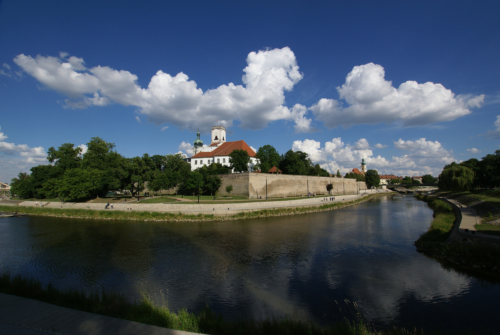 Wolken über Györ - (meine Stadt)