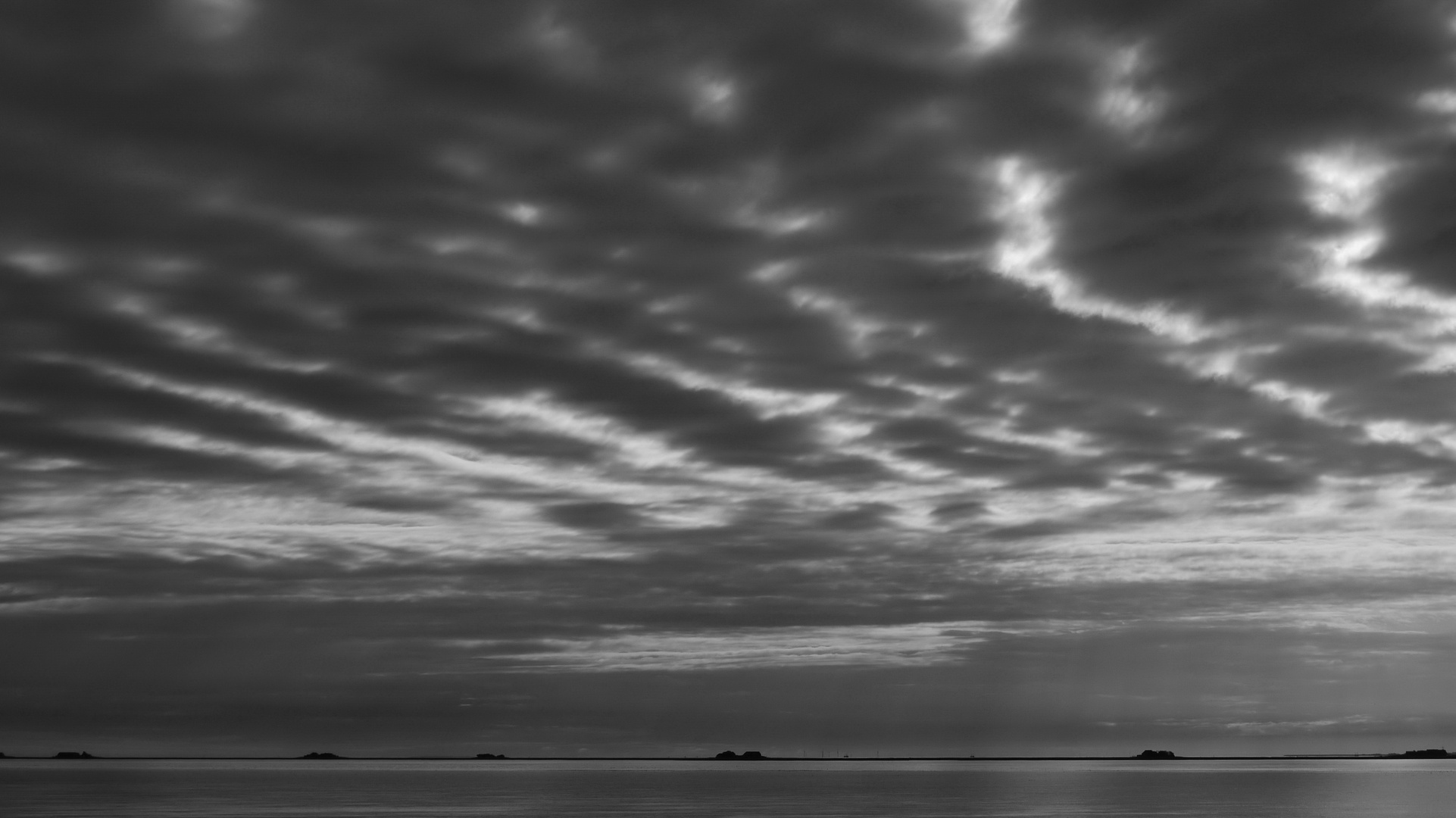 Wolken über Hallig Langeneß