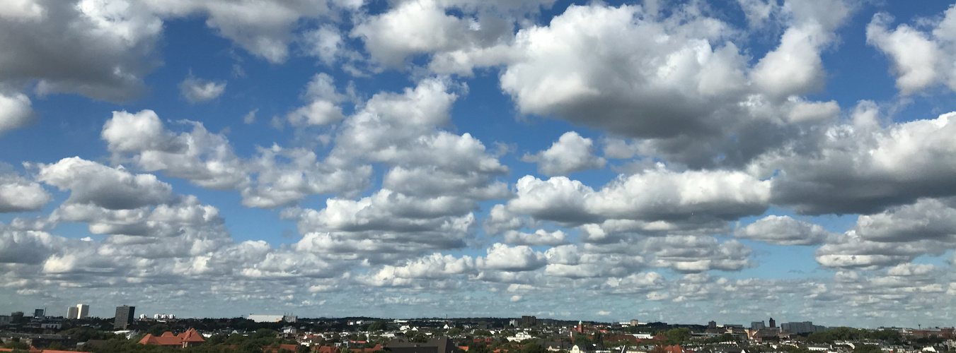 Wolken über Hamburg