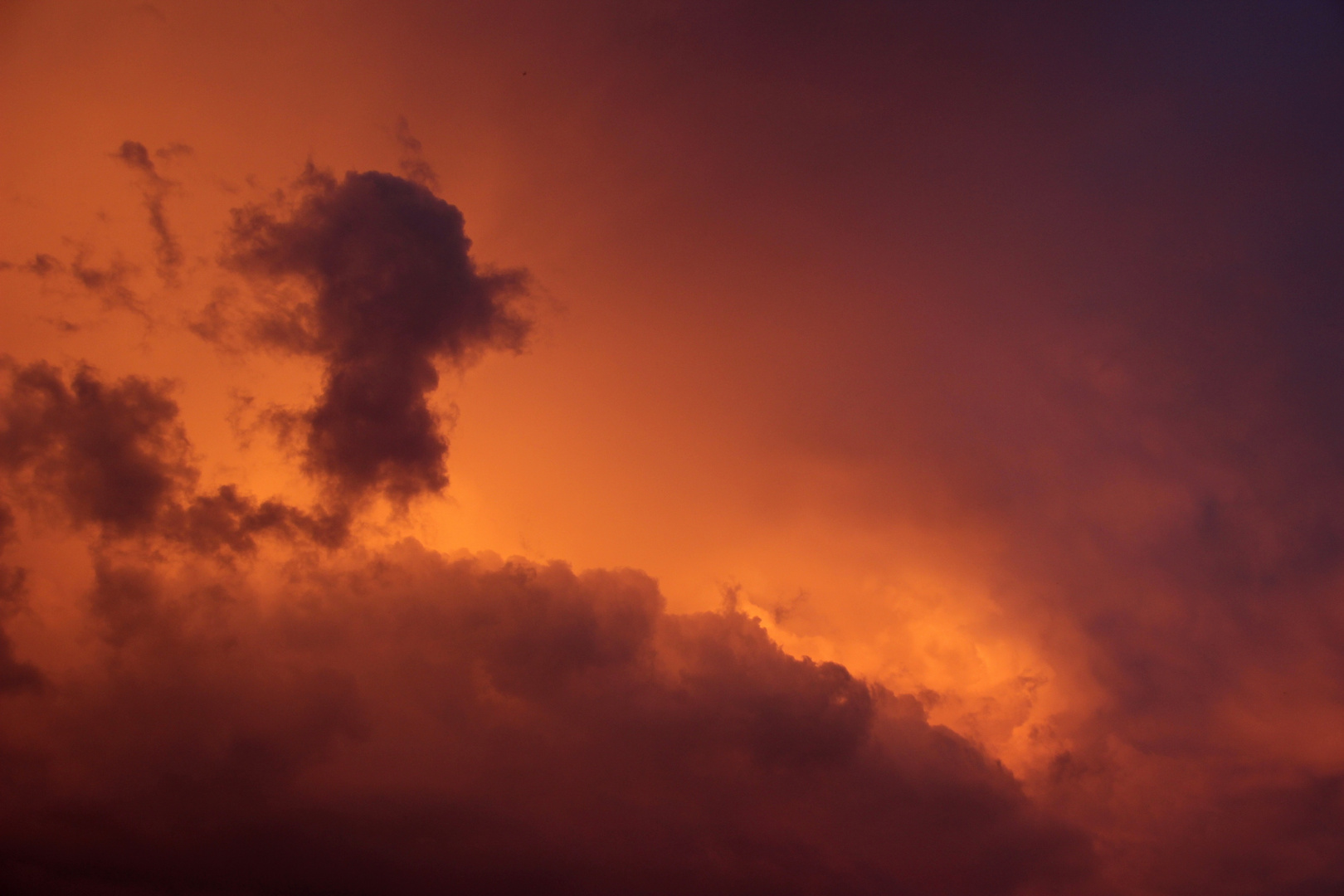 Wolken über Happurg