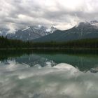 Wolken über Herbert Lake