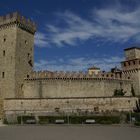 Wolken über Mastio e Borgo di Vigoleno