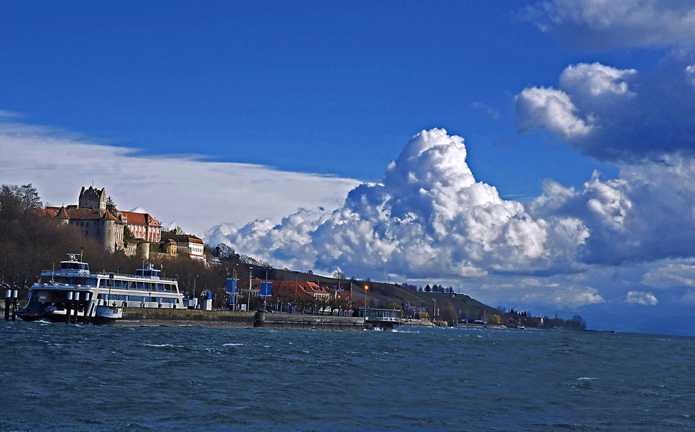 Wolken über Meersburg Bodensee