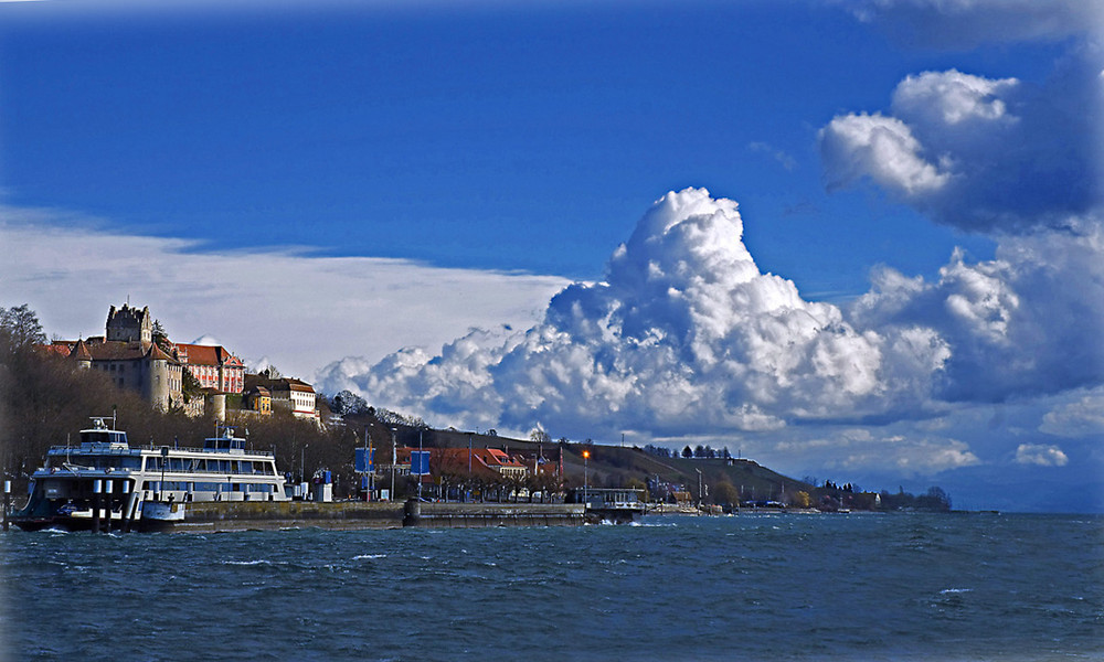 Wolken über Meersburg Bodensee