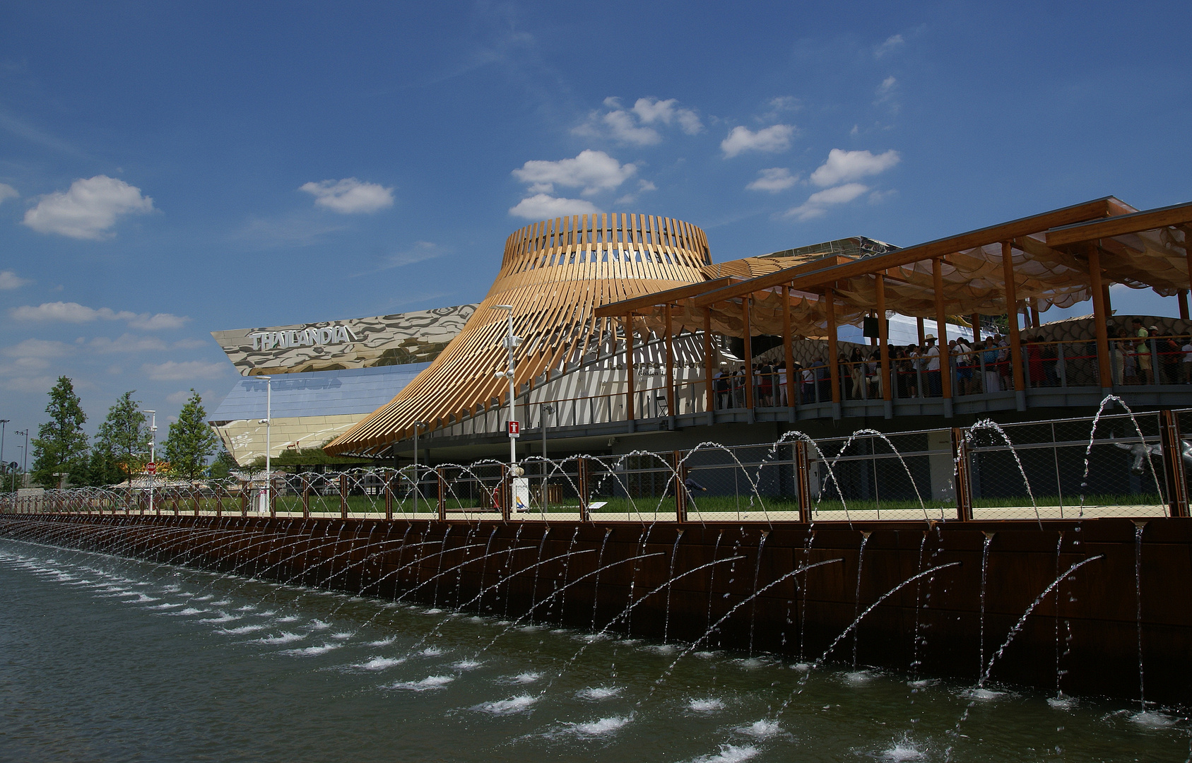 Wolken über Milano (Pavillion Thailand)