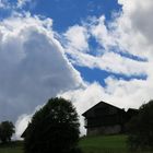 Wolken über Nostra