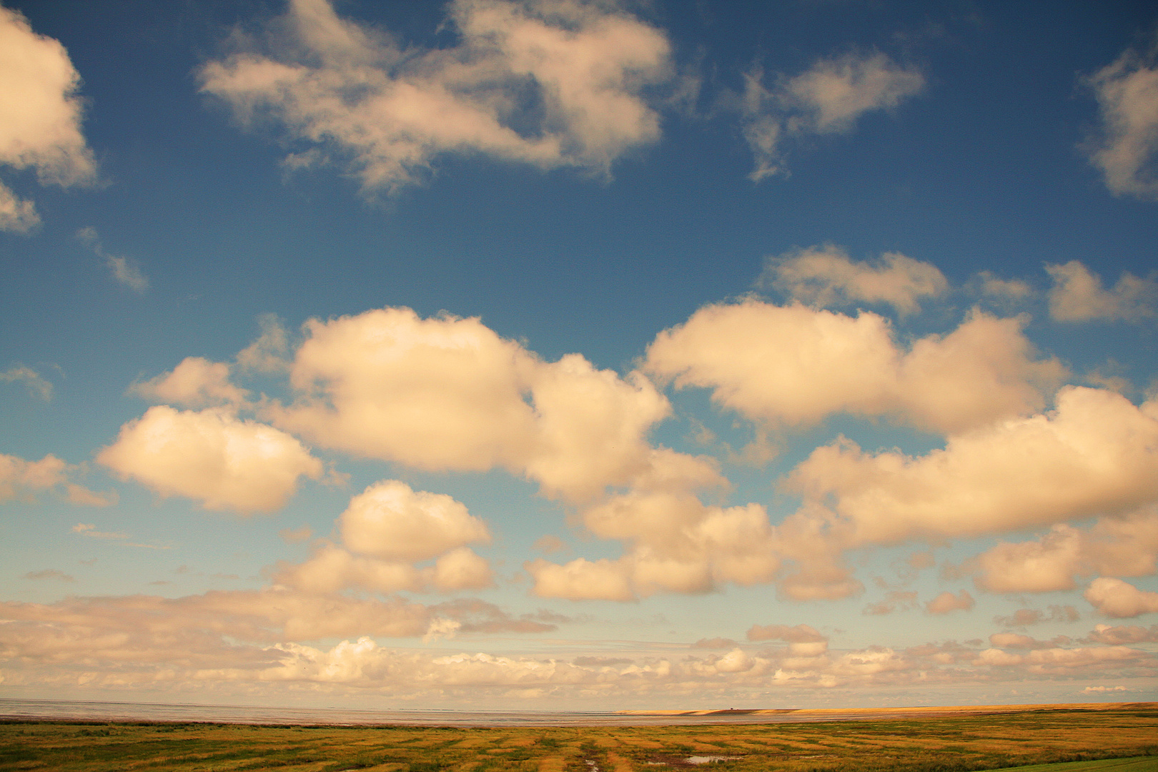 Wolken über Ostfriesland