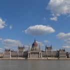 Wolken über Parlament (Budapest)