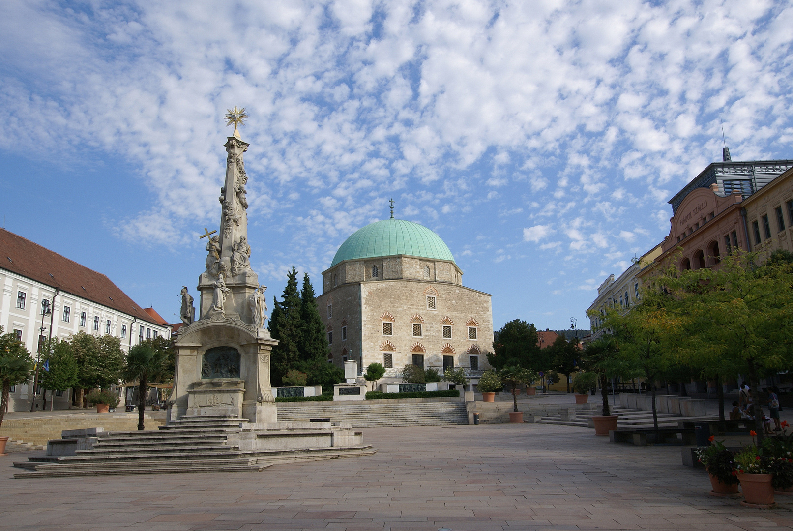 Wolken über Pécs