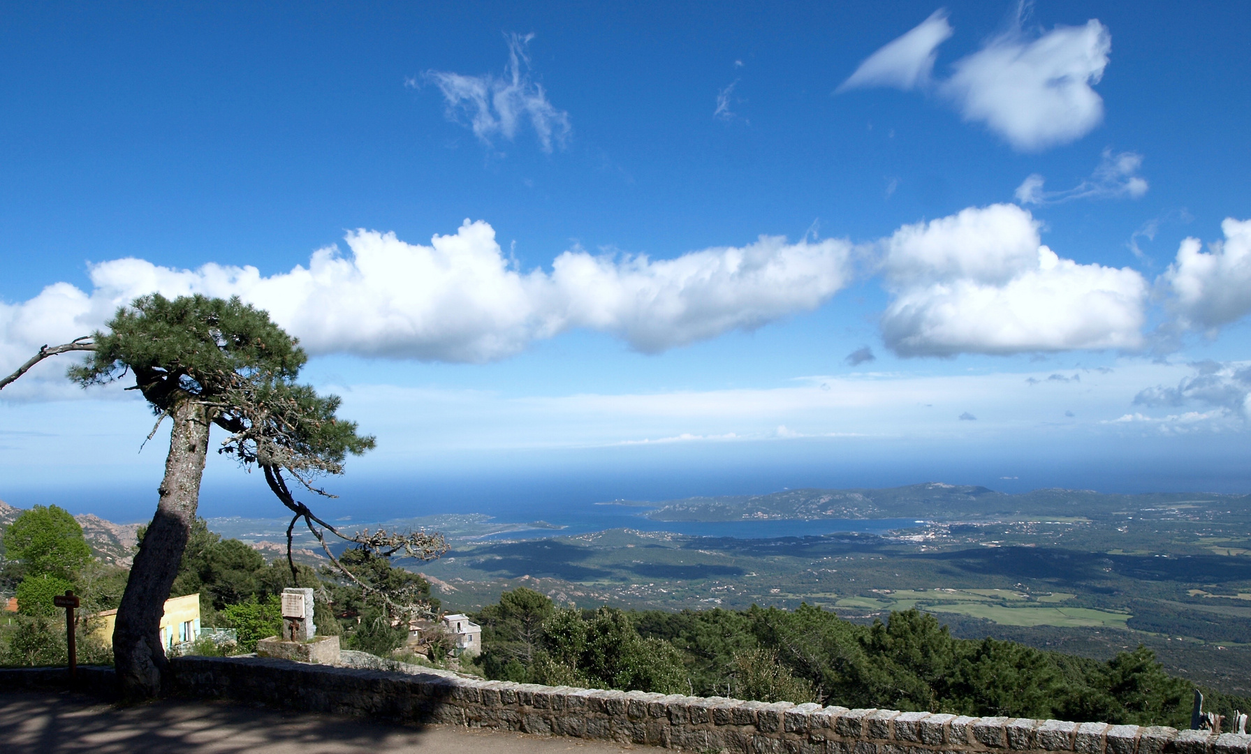 Wolken über Porto Vecchio 