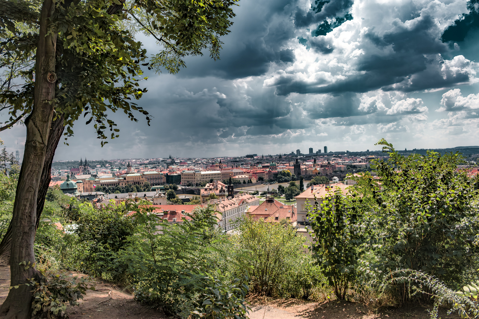 Wolken über Prag