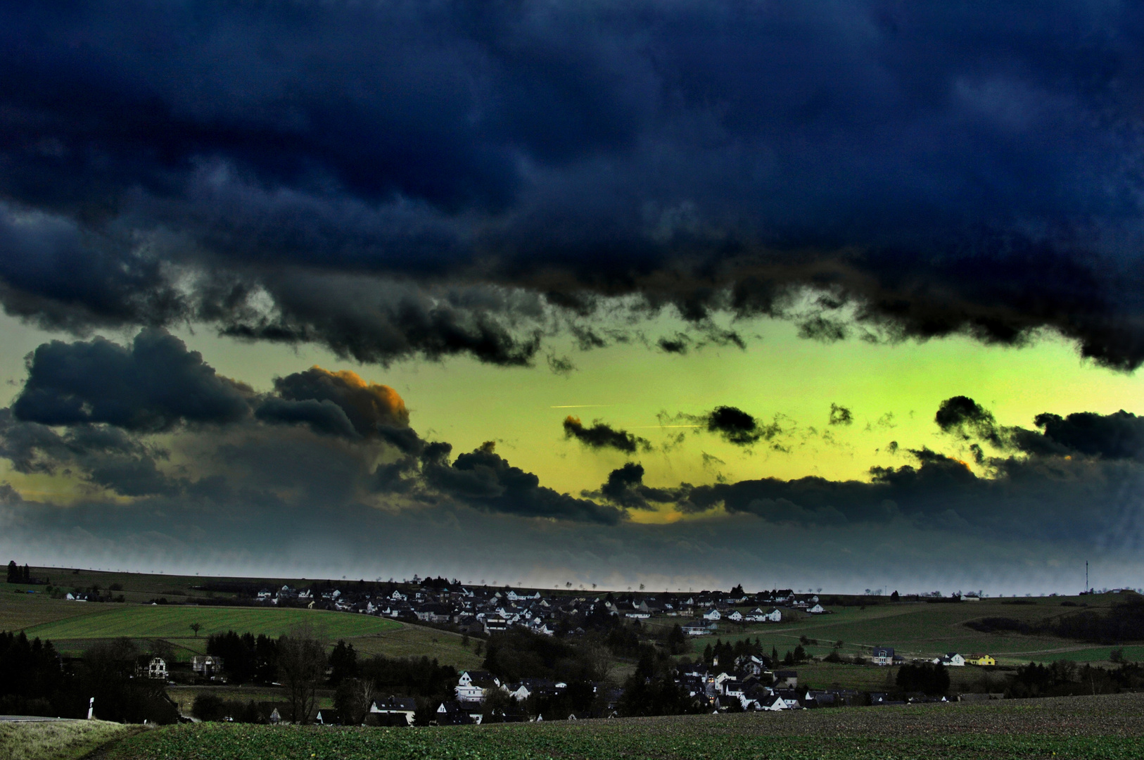 Wolken über Pressberg