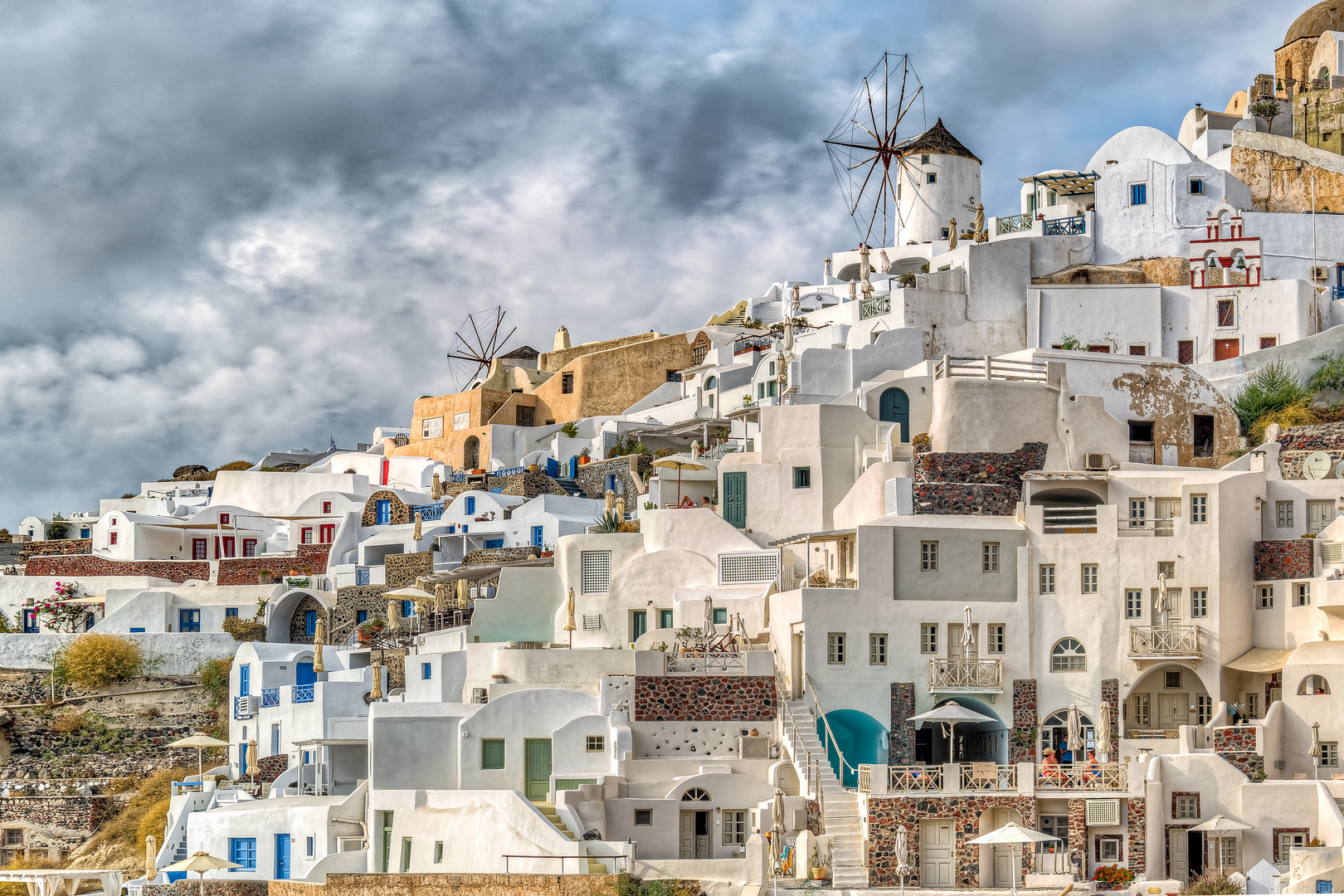 Wolken über Santorini