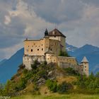 Wolken über Schloss Tarasp