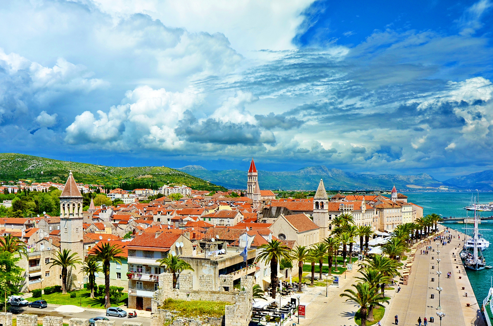 Wolken über Trogir