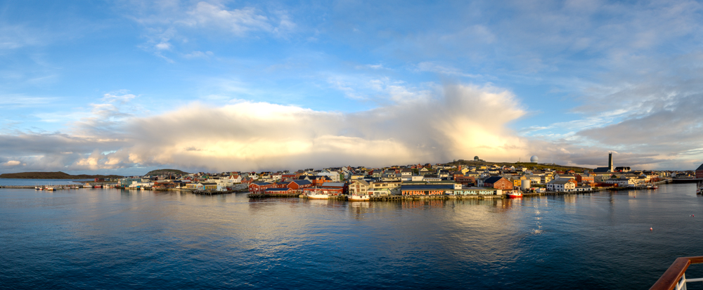 Wolken über Vardö