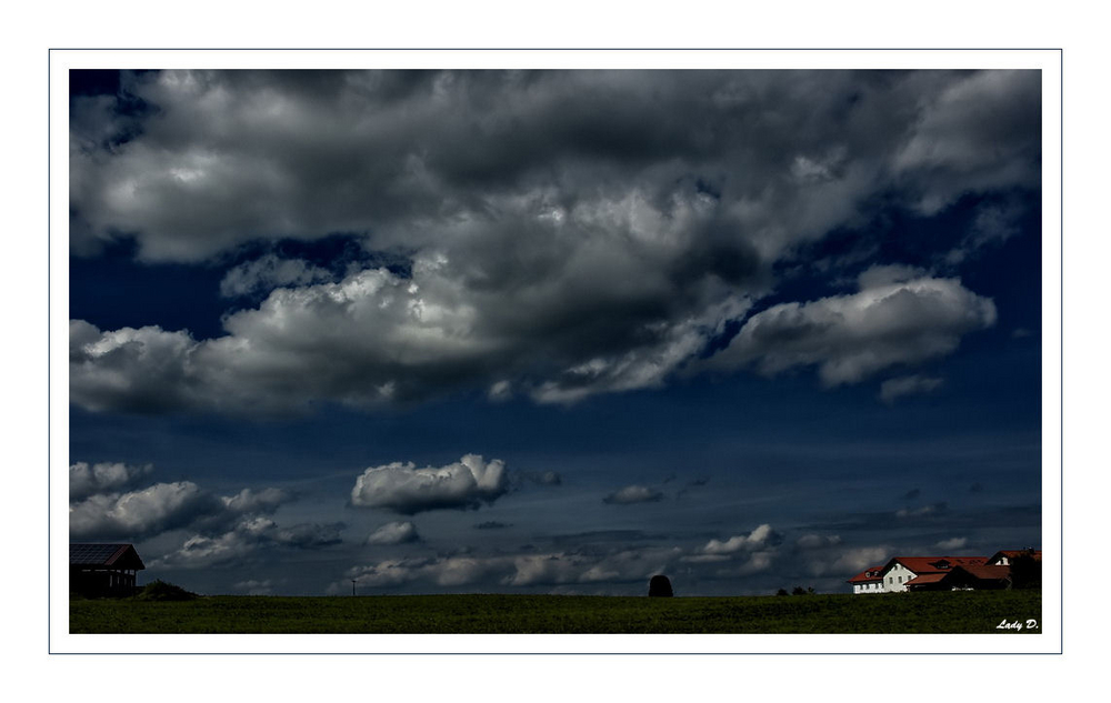 Wolken über`m Land