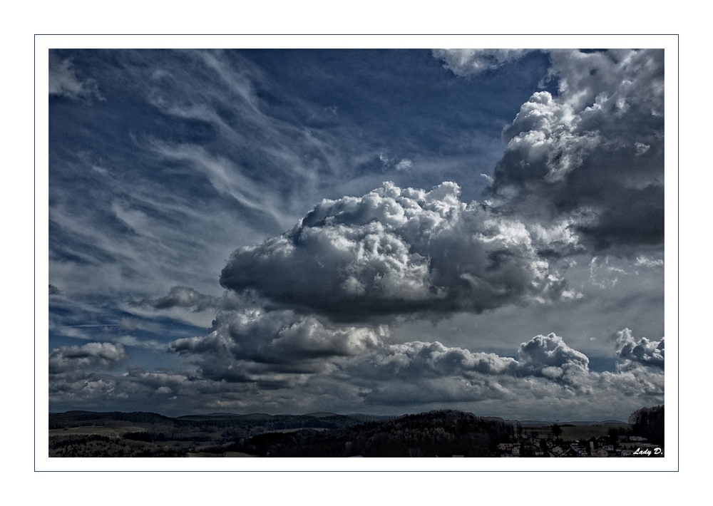 Wolken über`m Land