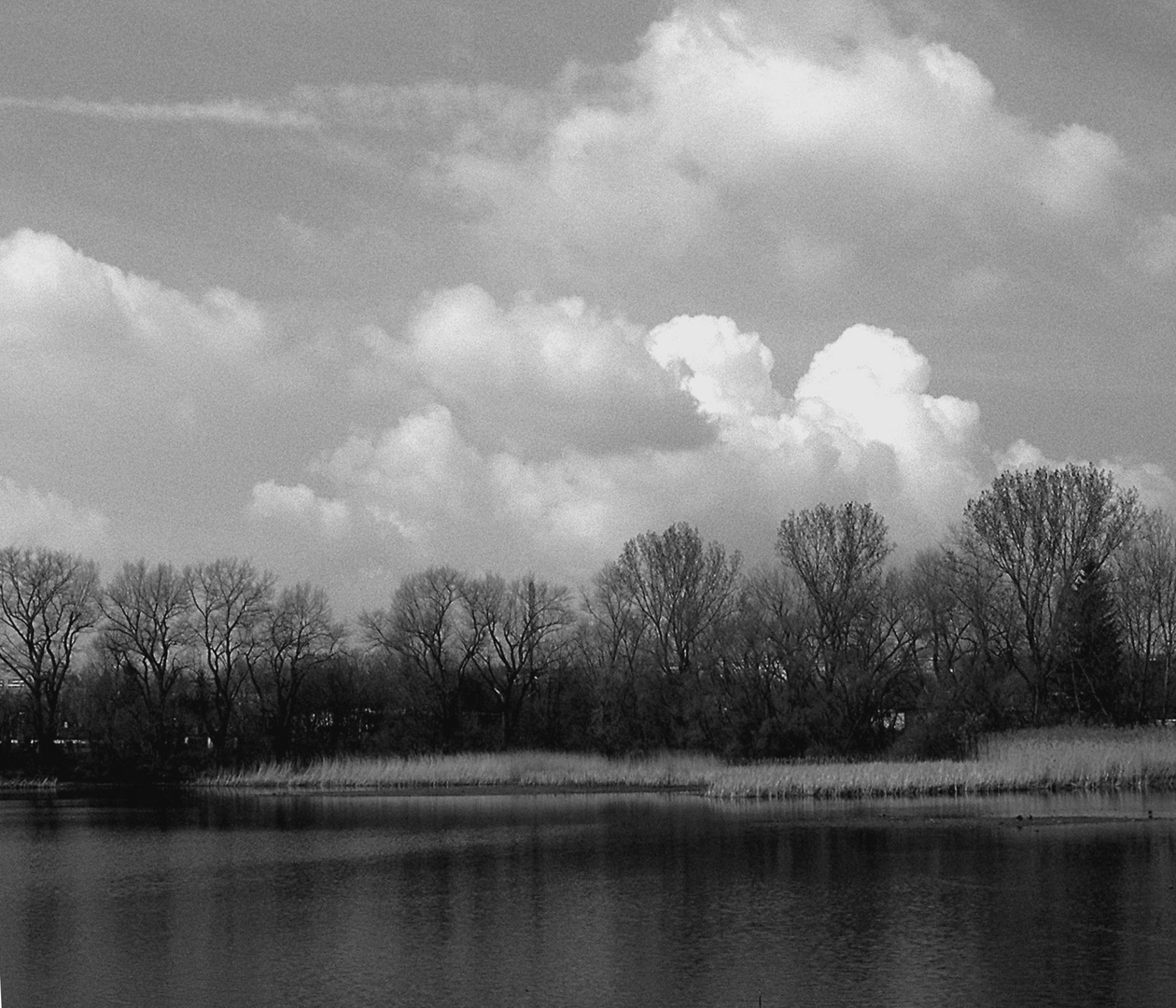 Wolken überm See