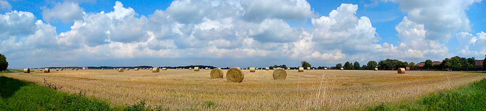 Wolken überm Stroh