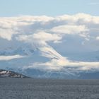 Wolken umgeben die Berge