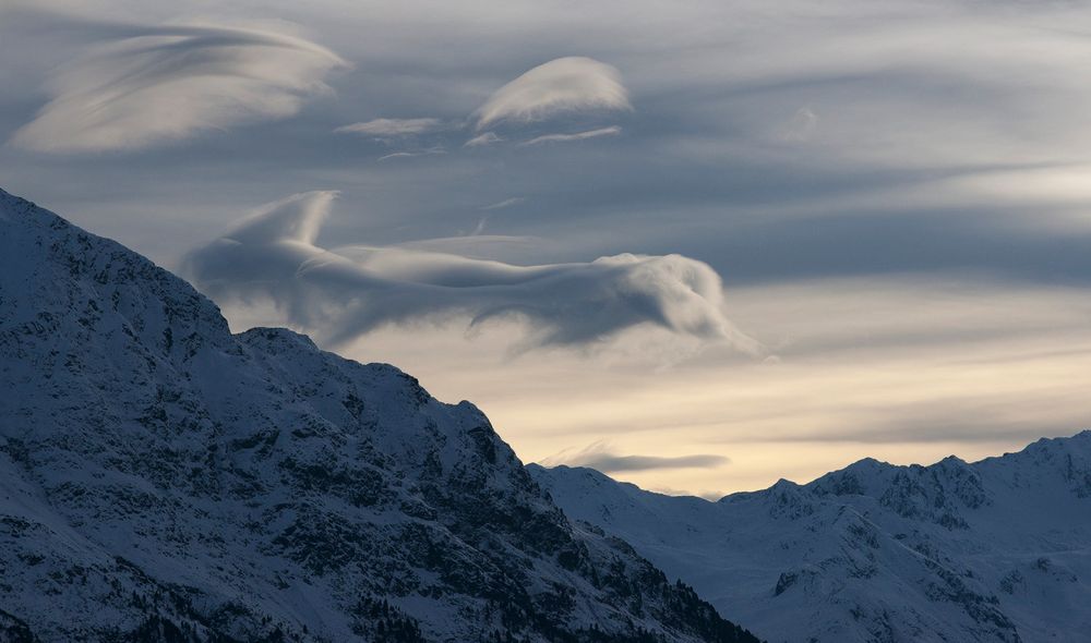 Wolken und Berge