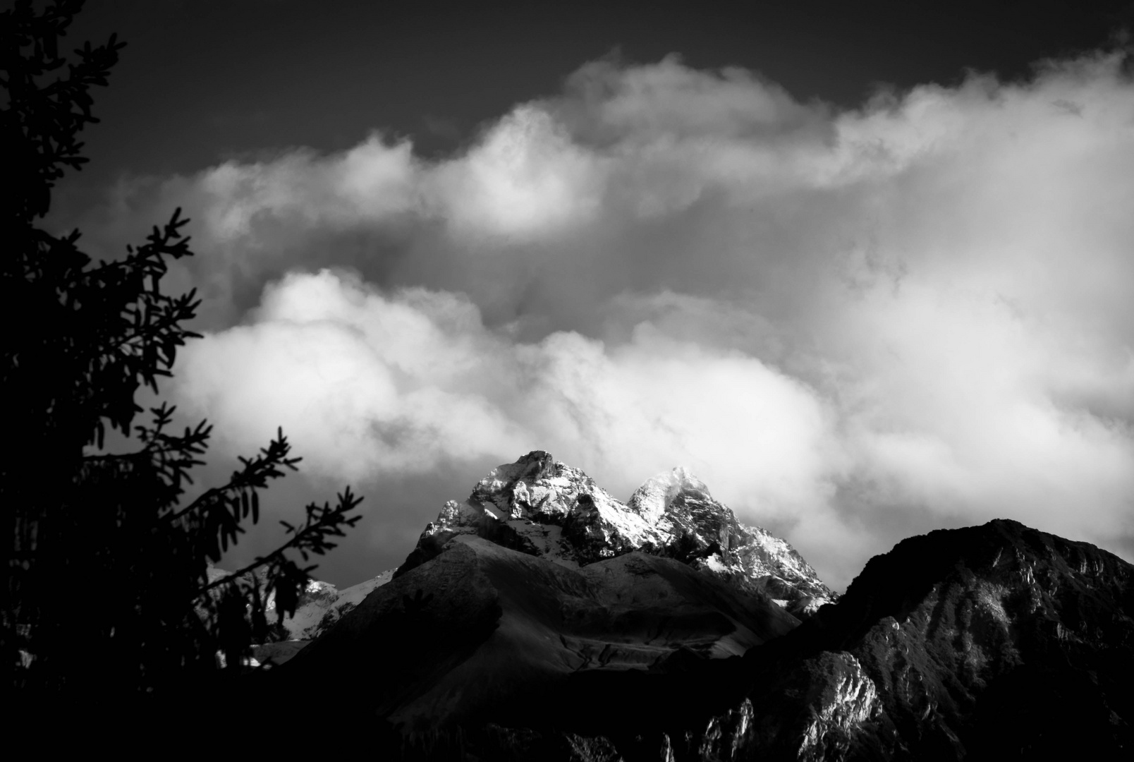 Wolken und Berge